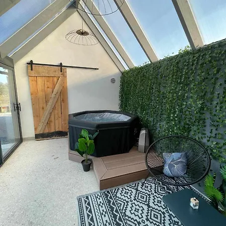 Les De La Cuesta Henneveux