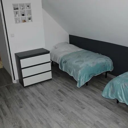 Les De La Cuesta Henneveux